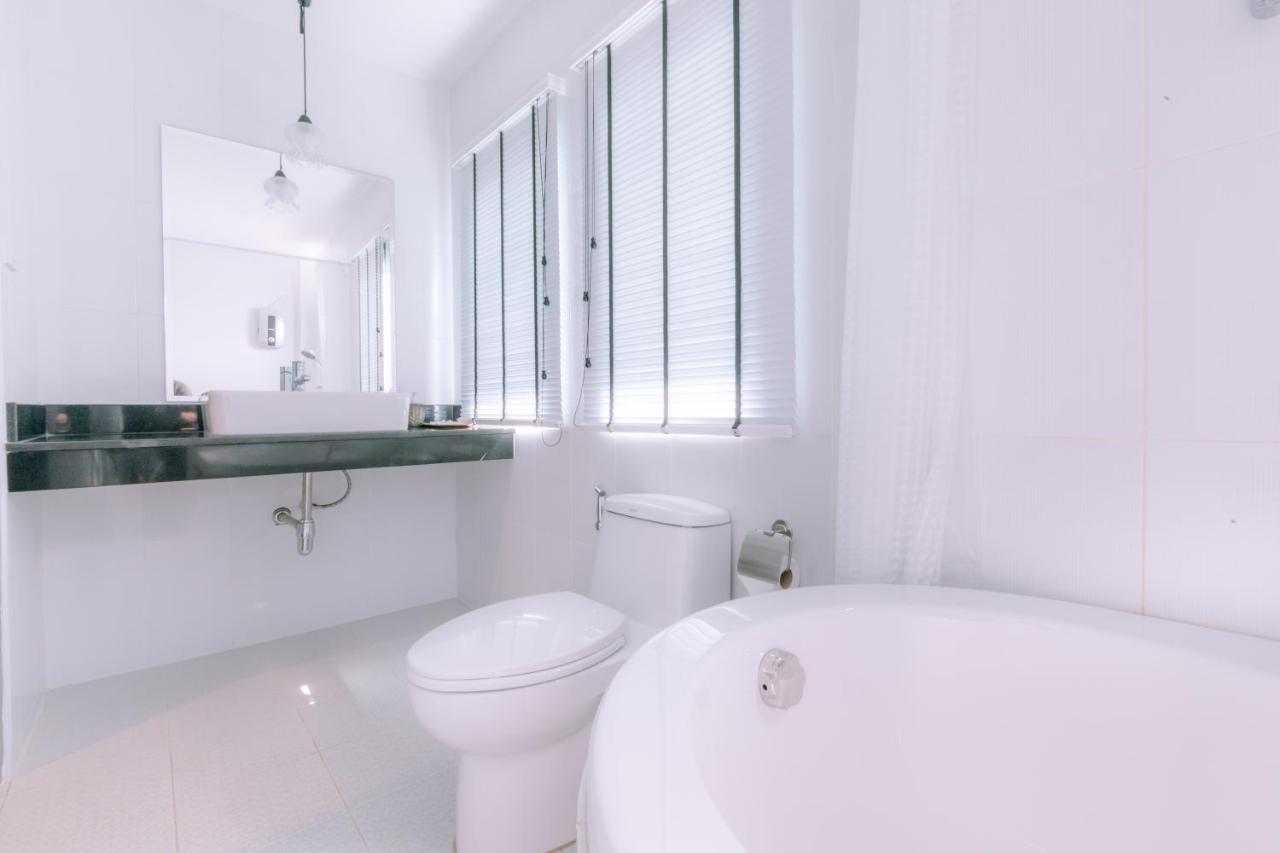 64House Hotel Chiang Mai Bagian luar foto